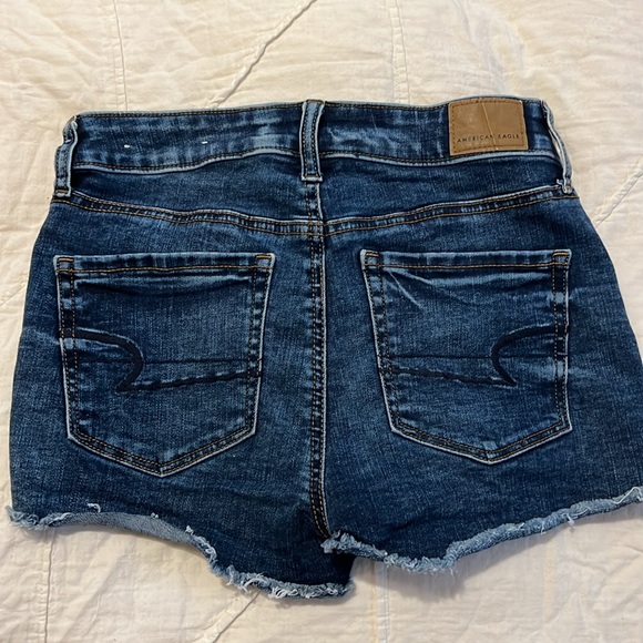 Mid rise shorts - Picture 2 of 3